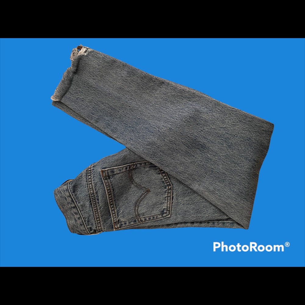 LEVI WEDGIE HIGH WAISTED JEANS